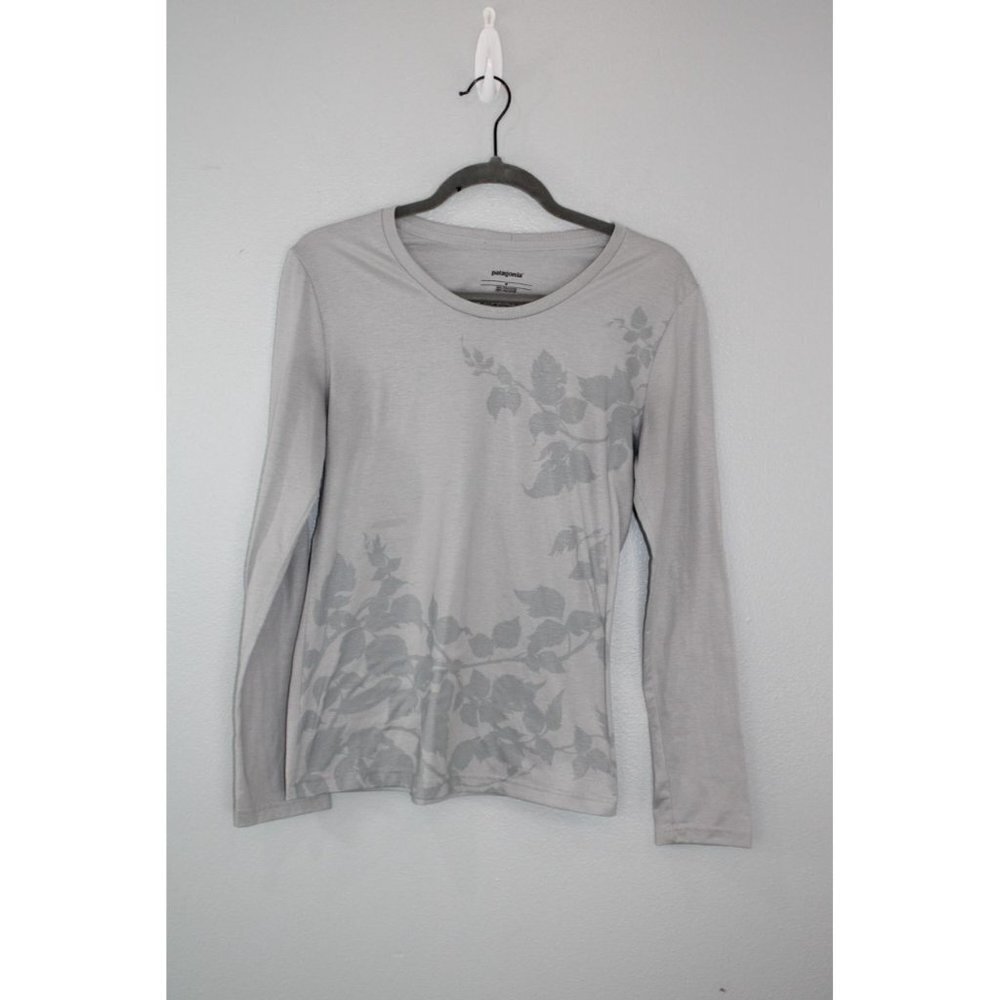 Patagonia T- Shirt Women's M Grey Fitted Floral V Neck Casual Gorpcore Everyday